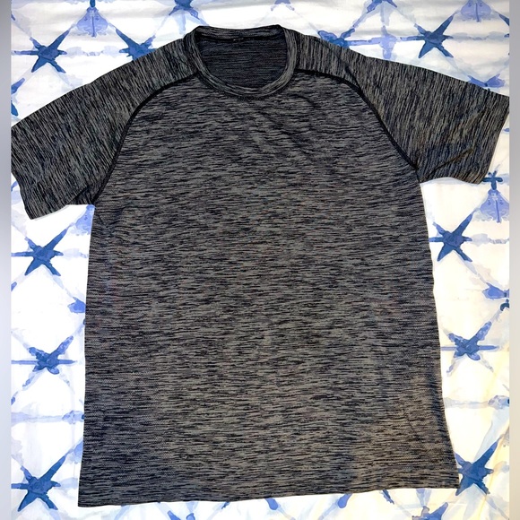 Lululemon Men's T-shirt - Picture 1 of 4